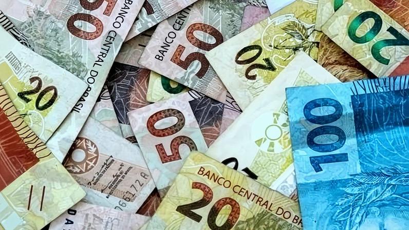 Dinheiro esquecido é soma de sobras que ficaram em contas encerradas ou tarifas cobradas a mais por bancos, por exemplo, em algum momento da relação entre cliente e prestadora do serviço financeiro