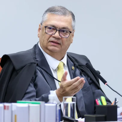 Flávio Dino impede governo de reter taxas da CVM