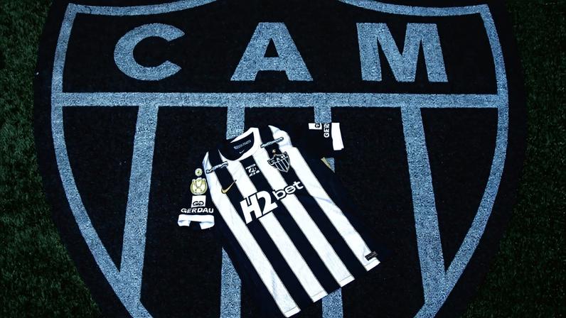 Camisa do Atlético no escudo (Foto: Pedro Souza / Atlético)