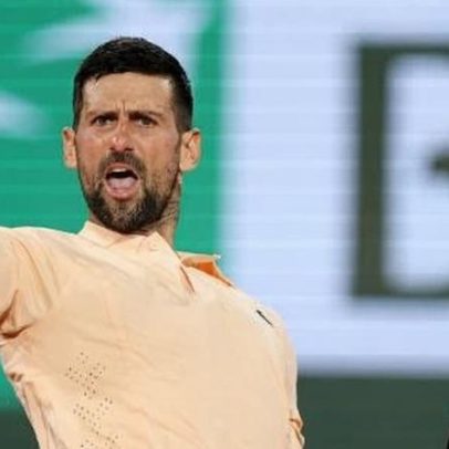 Djokovic vence Royer e avança no Roland Garros