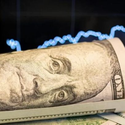 Dólar sobe para R$ 5,07, impulsionado por IGP-M e desemprego