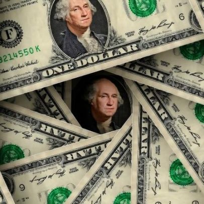 Dólar cai para R$ 5,03 e bolsa recua com desemprego em queda