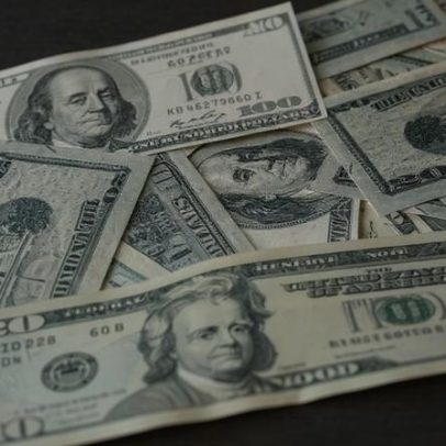 Variação do dólar: como afeta finanças pessoais e empresariais