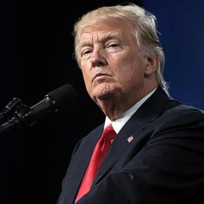 Trump chama jornalista de burra ao responder pergunta