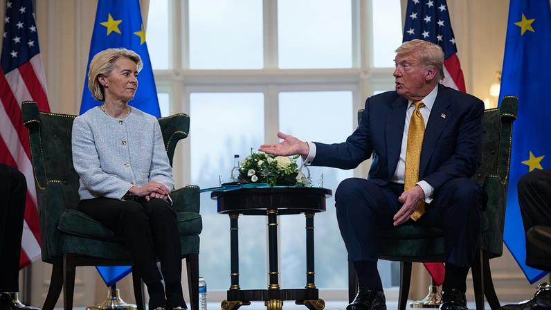Imagem de Ursula von der Leyen, presidente da Comissão Europeia, e Donald Trump, presidente dos Estados Unidos - Metrópoles