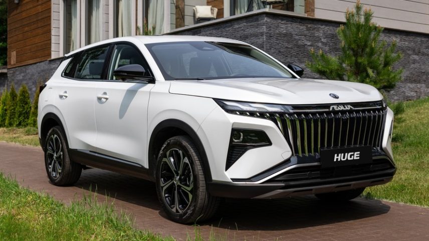 DFM Huge tem porte médio e motorização PHEV — Foto: Divulgação