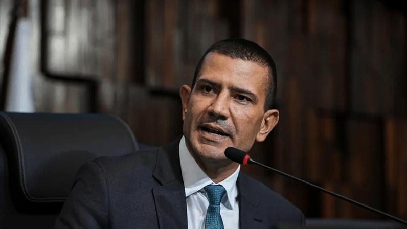 Imagem da noticia Assembleia do Rio pede a Fux que Douglas Ruas assuma governo