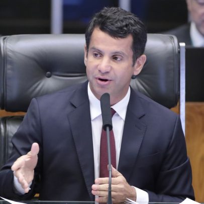 Centrão tenta convencer PL a não apresentar mudança na PEC da 6x1