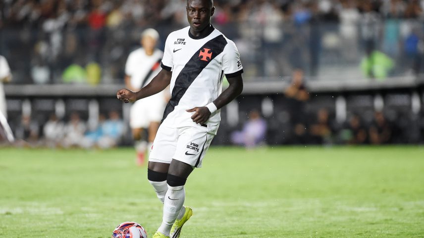 Tchê Tchê está no limite de partidas na Série A — Foto: Thiago Ribeiro/AGIF