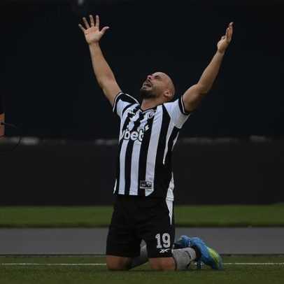 Arthur Cabral faz hat-trick e lidera a rodada 16 do Cartola 2026
