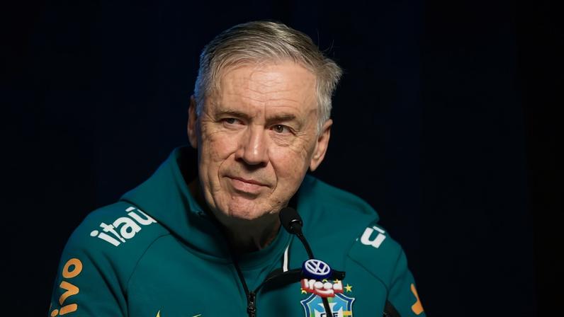 Carlo Ancelotti coletiva da seleção brasileira — Foto: André Durão