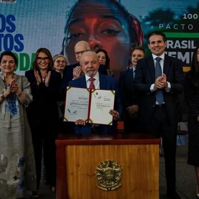 Lula assina decretos que fortalecem a regulação das redes sociais