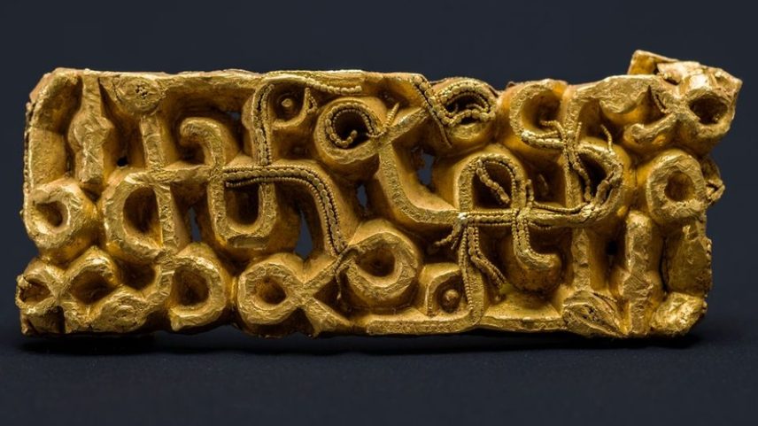 Um excursionista encontrou esta bainha de espada ricamente decorada, com 1.500 anos de idade, que provavelmente pertenceu a um chefe que governou Hove