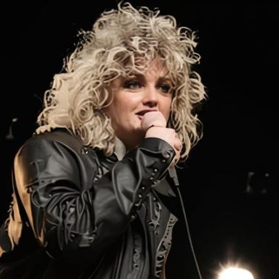 Bonnie Tyler entra em coma, sofre parada cardiorrespiratória e é reanimada