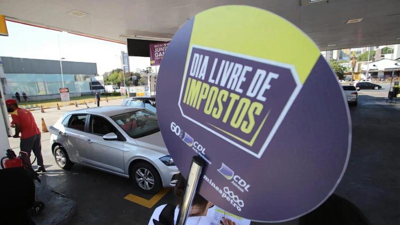 Dia Livre de Impostos terá desconto na gasolina em posto no Barro Preto