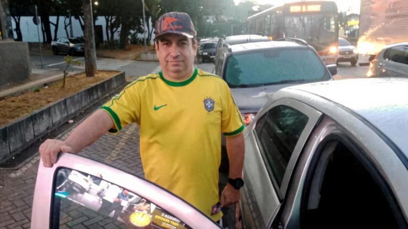 Paulo Nogueira, o primeiro da fila do posto de combustíveis no Dia Livre de Impostos em BH
