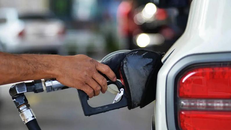 IPCA: Bomba de gasolina: Aumento dos preços dos combustíveis em abril (Reinaldo Canato/VEJA.com)