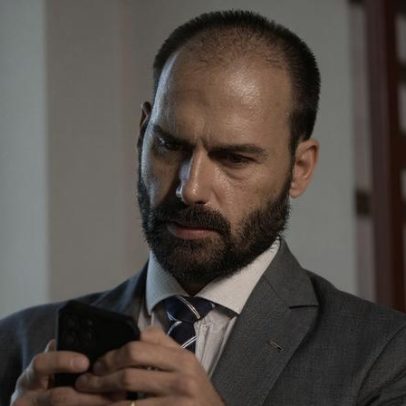 Eduardo Bolsonaro aciona polícia dos EUA contra repórter do Intercept