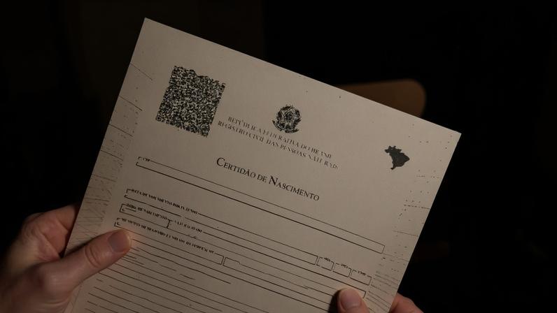 Sem registro, a criança segue invisibilizada: sem acesso a escola, serviços de saúde e programas sociais.
