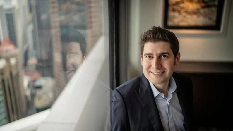 Eduardo Saverin é formado em economia na Universidade de Harvard (imagem: REUTERS/Edgar Su/FILE PHOTO)