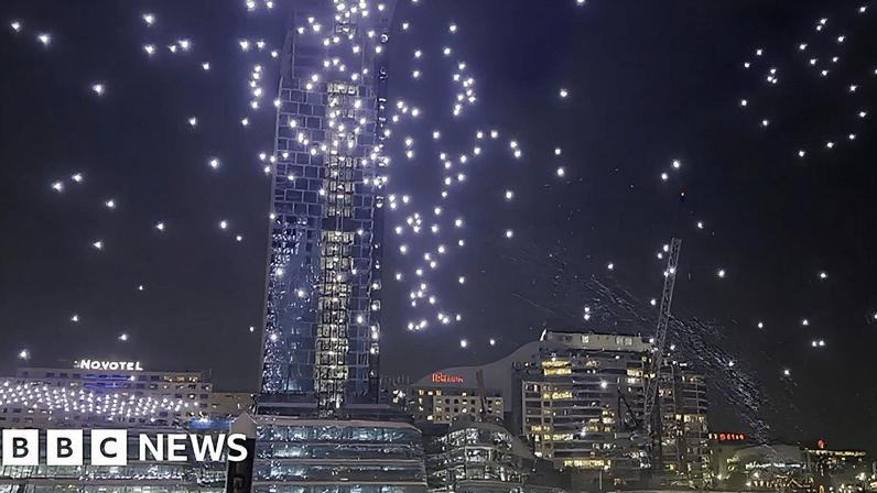 Dezenas de drones caem no porto de Sydney após falha no show de luzes