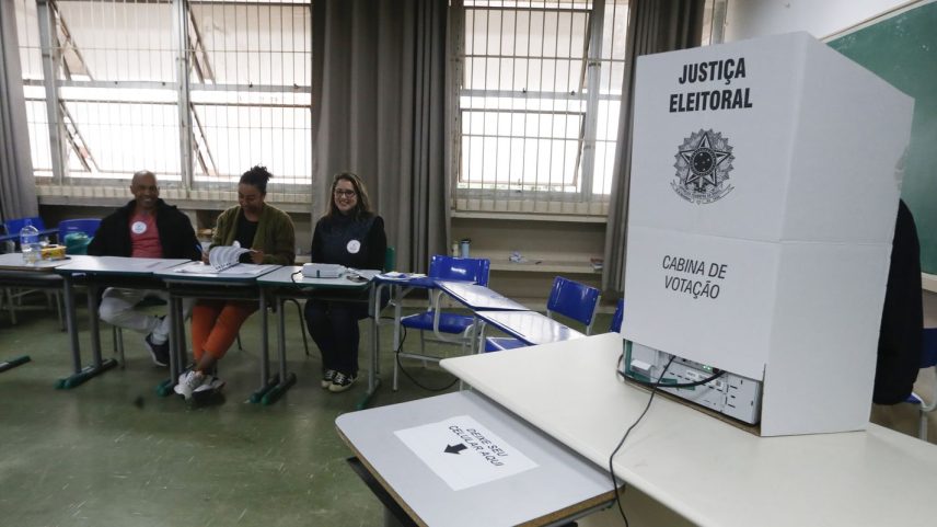 São Paulo (SP), 27/10/2024 - Eleitores comparecem para votação no segundo turno das eleições para prefeito no Escola Estadual Caetano de Campos. Foto: Paulo Pinto/Agência Brasil