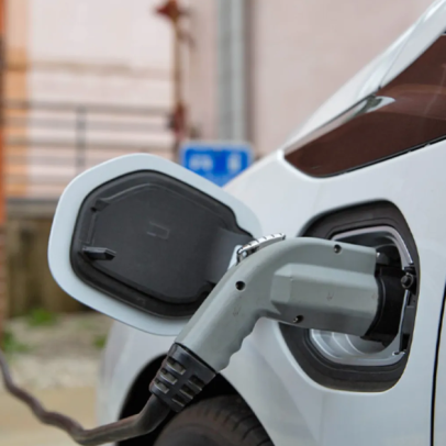 Projeto avança em SP e pode exigir carregadores de EV em rodovias