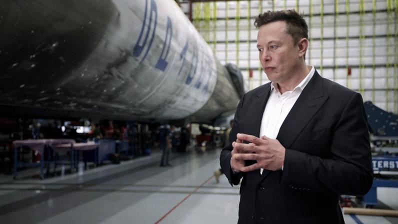 Empresário Elon Musk, CEO da SpaceX, em cena do documentário "De volta ao espaço"