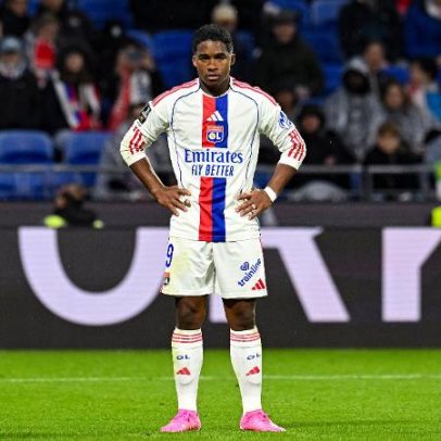Lens goleia Lyon; Endrick tem atuação apagada no Francês