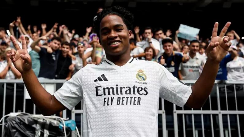 Endrick durante apresentação no Real Madrid em sua primeira passagem