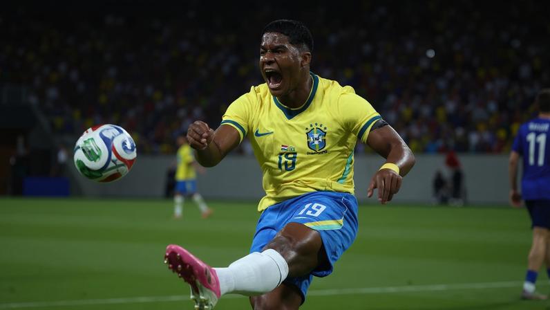 Foto colorida de Endrick, da Seleção Brasileira - Metrópoles