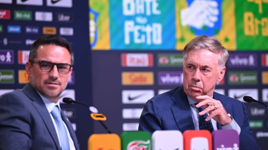 O técnico do Brasil, Carlo Ancelotti, ao lado do coordenador de seleções da CBF, Rodrigo Caetano
