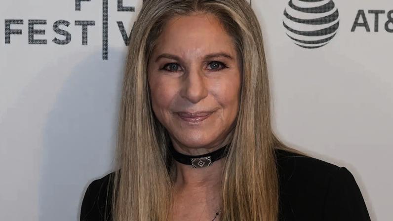 A cantora e compositora Barbra Streisand durante evento em Nova York - 29/04/2017