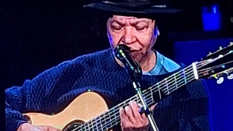 Djavan completa 50 anos de carreira com turnê pelo Brasil