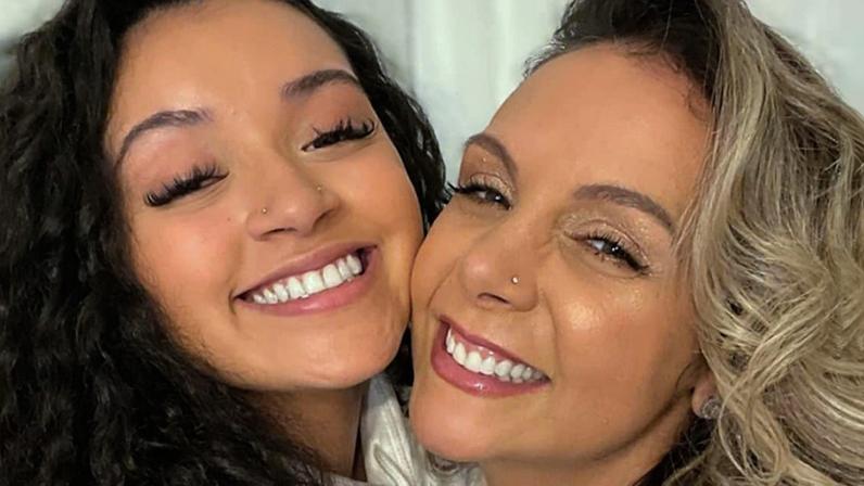 Camilly filha de Carla Perez e Xanddy