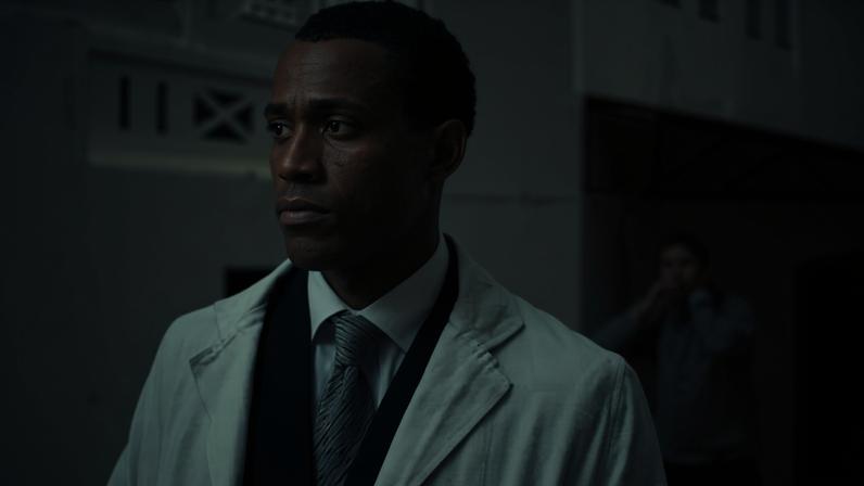 Alexandre Bouyer em cena do filme 'Fanon', cinebiografia do intelectual Frantz Fanon, de Jean-Claude Barny