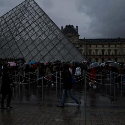 Roubo milionário no Louvre terá filme e série documental