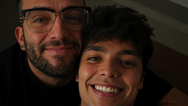 Lucas Rangel assume namoro e fãs comparam namorado com Noah Centineo