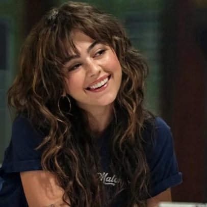 Guia para reproduzir o penteado da Allie em Off Campus