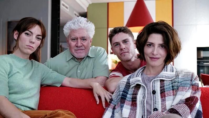 O espanhol Pedro Almodóvar apresenta "Natal Amargo" nesta terça-feira (19) no Festival de Cannes