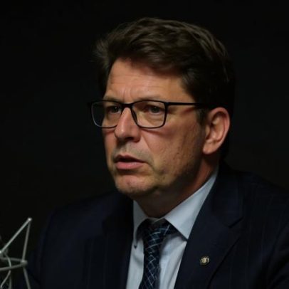 STF intimará Mario Frias para explicar emenda ligada ao filme de Bolsonaro