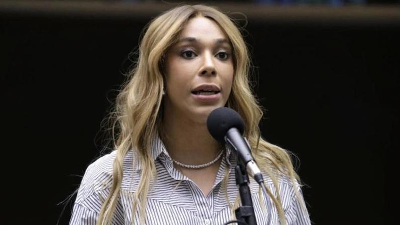 Erika e Sâmia acionam órgãos contra Tarcísio após ação da PM na USP