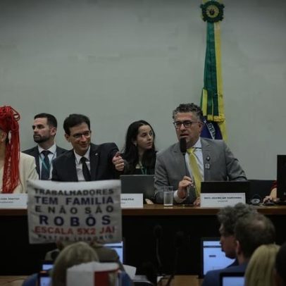 Comissão adia votação da PEC que encerra escala 6x1