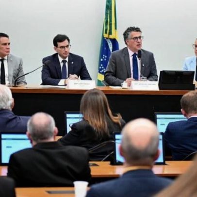Comissão especial aprova texto-base da PEC que encerra a escala 6x1