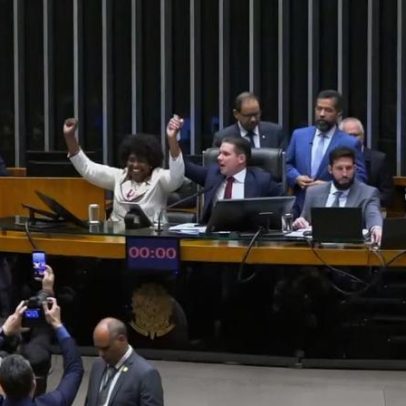 Câmara aprova PEC que reduz jornada e encerra gradualmente a escala 6×1