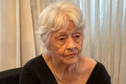 Adélia Prado foi internada nesta quinta-feira (14); motivo ainda não foi divulgado