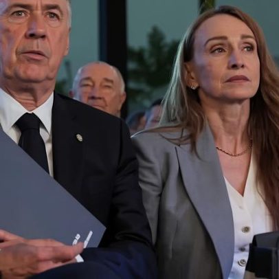 Esposa de Carlo Ancelotti acompanha convocação com bolsa de luxo de R$ 140 mil