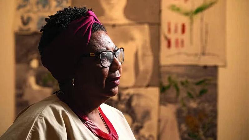 A artista plástica Rosana Paulino leva à Bienal de Veneza seu olhar sobre a formação do Brasil — Foto: Ana Branco/Agência O Globo