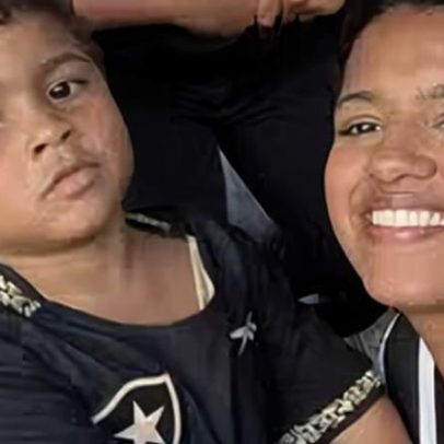 Mãe solo consegue comprar carro após pedalar 7 km diários para levar os filhos
