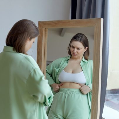 Barriga inchada: 5 causas comuns explicadas por especialistas